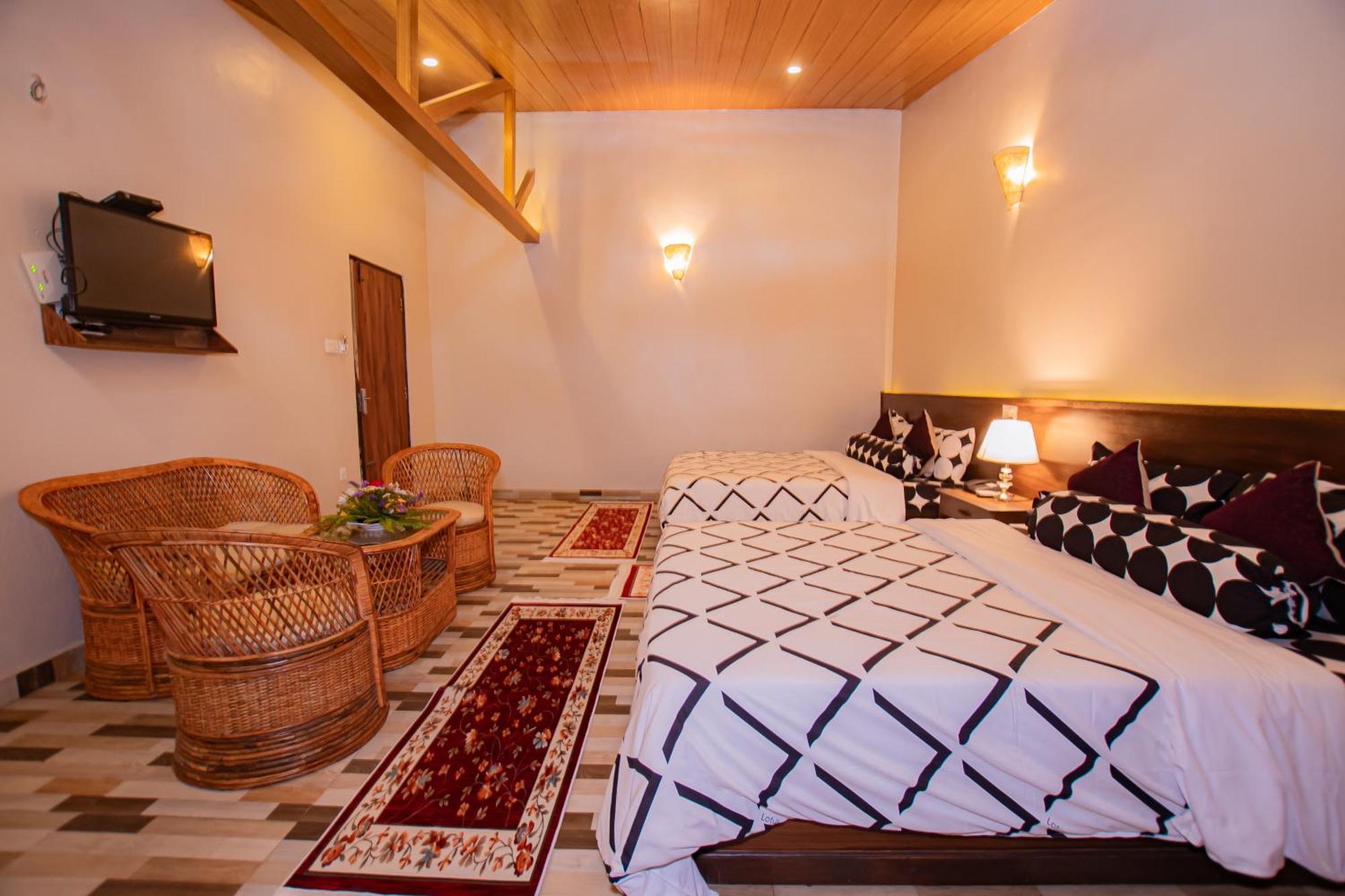 Busy Bee Resort, Pokhara Buitenkant foto